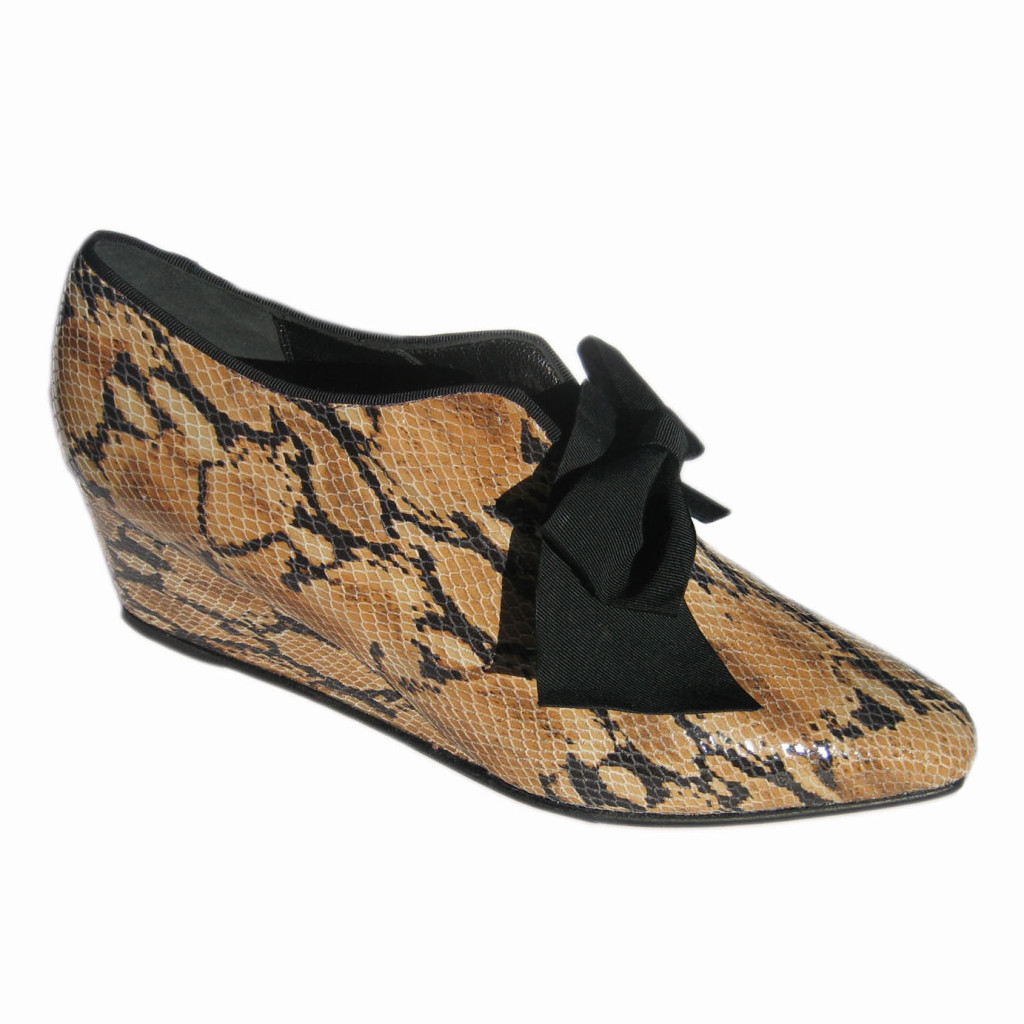 01 Vivienne Wedge Tan Black Rattler Ginney