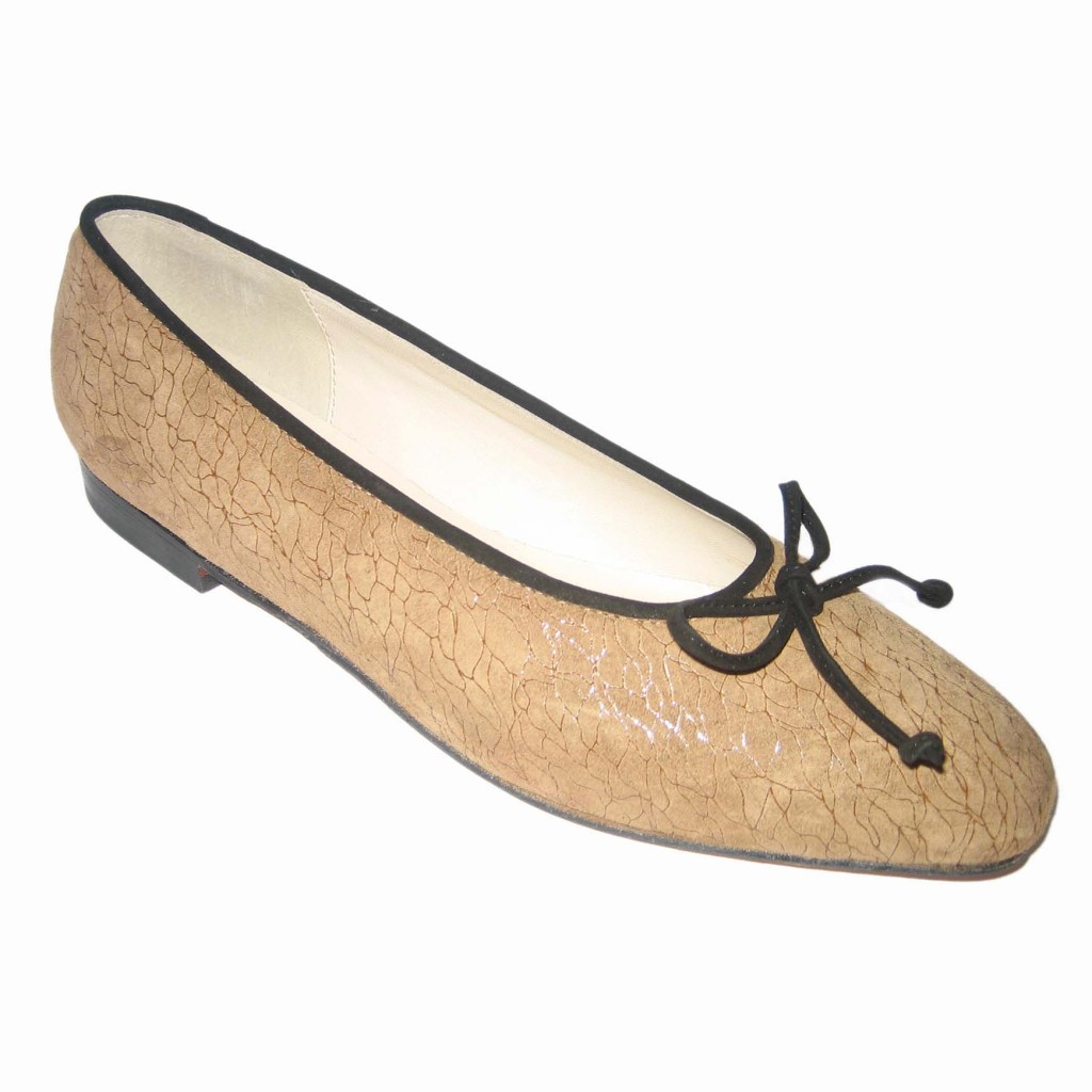 Belgium + Carla Camel Swirl Blk Suede + Piping + Ballet Bow